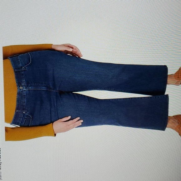 Calvin Klein Modern Flare Jean's - Picture 10 of 10